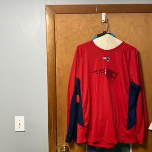 Selling a XL long sleeve patriots shirt!